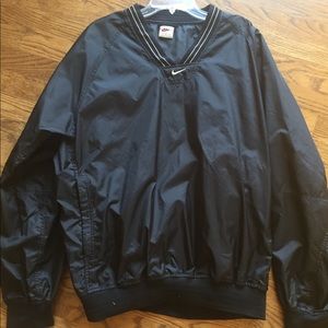 Men’s Nike windbreaker.